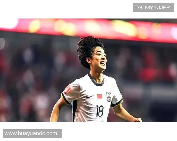 十八号球星热爱足球的背后故事与赛场风采揭秘 十八号球星热爱足球的背后故事与赛场风采揭秘