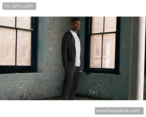 足球球星大头短袖热销新潮流引领年轻人运动与时尚结合